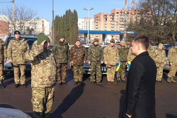 Сьогодні додому із зони АТО повернулися працівники Державтоінспекції Львівщини (фото) — фото 3