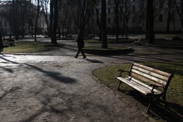У Львові активісти організовують цілодобове чергування у сквері біля собору св. Юра (фото) + (відео) — фото 2