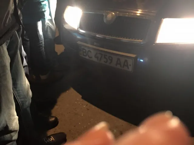 У Львові за кермом автомобіля заснув нетверезий водій (фото) + (відео) — фото 2