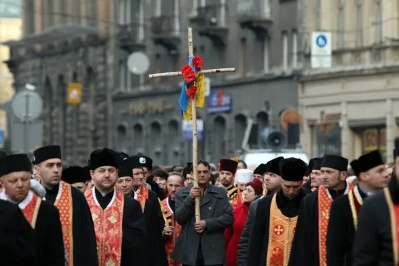 Львовом пройшла традиційна молитовна Хресна хода (фото) + (відео) — фото 3