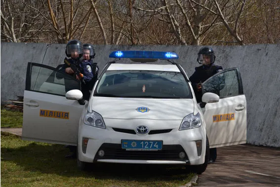 У Львові правоохоронці знешкодили терористів та звільнили заручників (фоторепортаж) + (відео) — фото 6