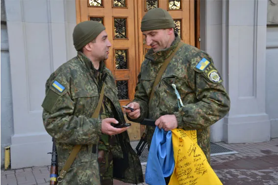 На Львівщину повернувся зведений загін правоохоронців, які протягом місяця несли службу у Донецькій області (фоторепортаж) — фото 3