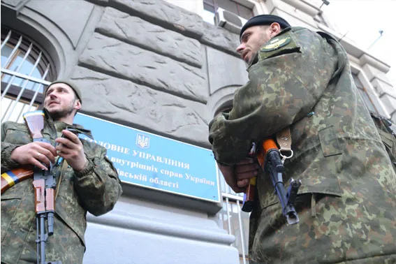 На Львівщину повернувся зведений загін правоохоронців, які протягом місяця несли службу у Донецькій області (фоторепортаж) — фото 6