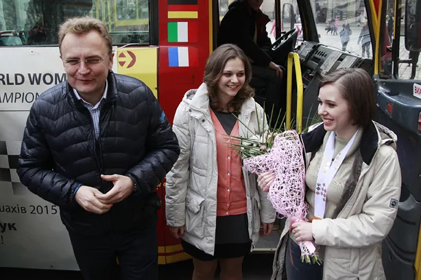 Чемпіонка світу Марія Музичук зустрілася з мером і маленькими шахістами (фото) + (відео) — фото 1