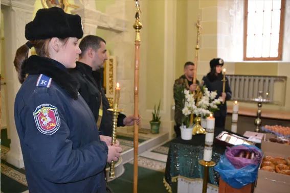 Бійцям АТО відправили мікроавтобус з пасками та іншими великодніми подарунками (фото) — фото 1