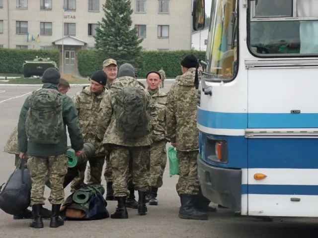 Мобілізовані вже завершили підготовку на Львівщині й вирушають до військових частин (фото) — фото 1