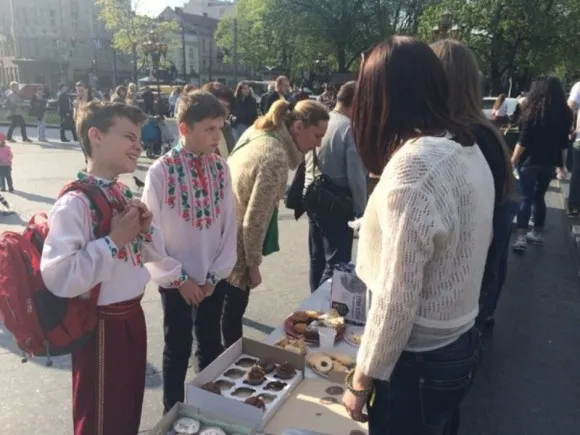 Львівські діти зібрали для АТО 15 тис. гривень (фото) — фото 4