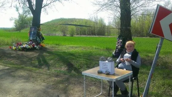 На місці загибелі Кузьми Скрябіна аферисти збирають гроші (фото) — фото 3