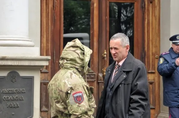 «Правий сектор» передав своє звернення до Президента (фото) — фото 7