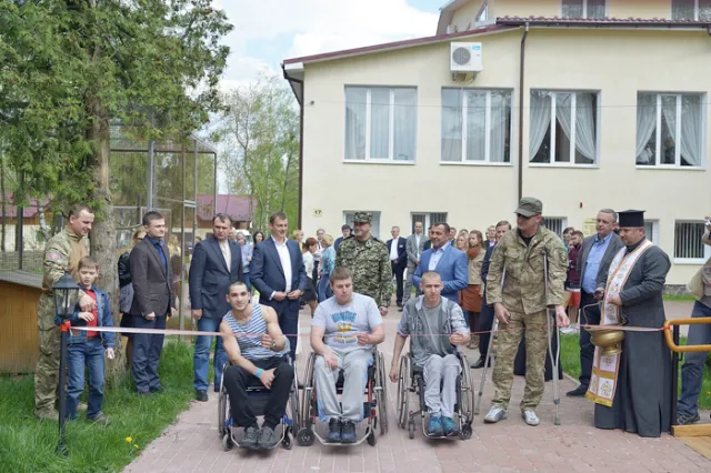 На Львівщині відкрили унікальний реабілітаційний центр. Перші пацієнти – з АТО (фоторепортаж) — фото 5