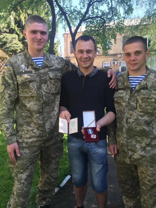 Бійця львівської 80-ї аеромобільної бригади Віктора Дудяка нагороджено орденом «За мужність» — фото 3