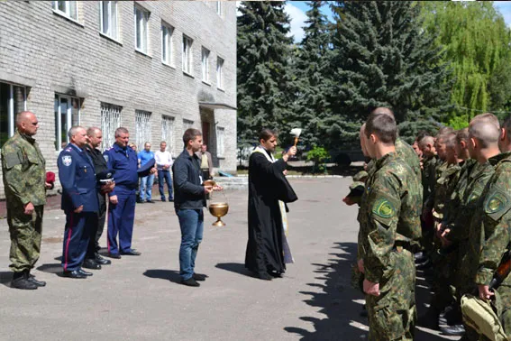 Загін львівських правоохоронців вирушив на ротацію у зону АТО (фото) — фото 9