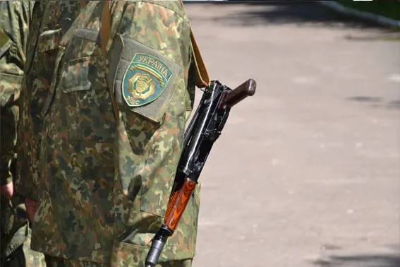 Загін львівських правоохоронців вирушив на ротацію у зону АТО (фото) — фото 10