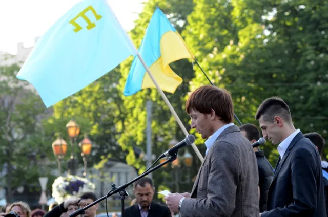 У Львові відбувся траурний мітинг до 71-ї річниці депортації кримськотатарського народу (фото) — фото 2