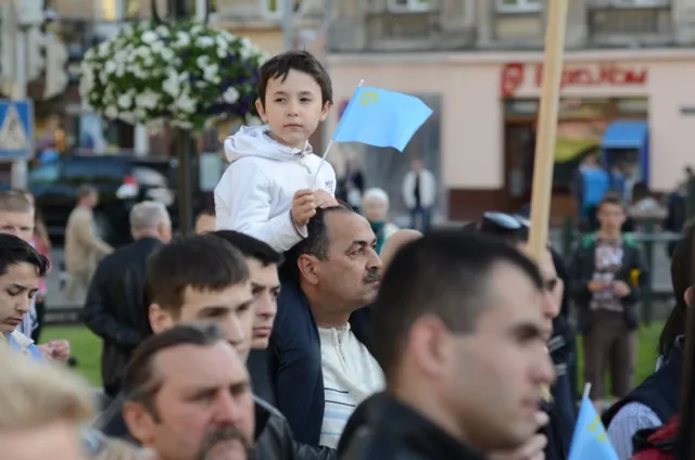 У Львові відбувся траурний мітинг до 71-ї річниці депортації кримськотатарського народу (фото) — фото 5