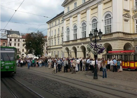 Захисники скверу Святого Юра зібралися на пікет під Львівську міську раду — фото 1
