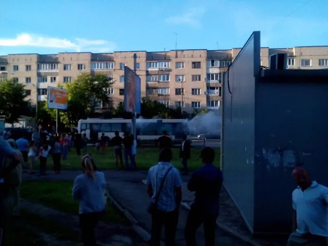 У Львові ввечері загорілась маршрутка (фото) — фото 1
