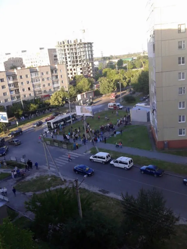 У Львові ввечері загорілась маршрутка (фото) — фото 2