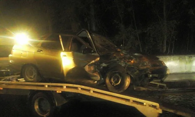 У Львові вночі трапилась аварія, в якій постраждали двоє людей. Винуватець ДТП втік залишивши автобус (фото) — фото 3