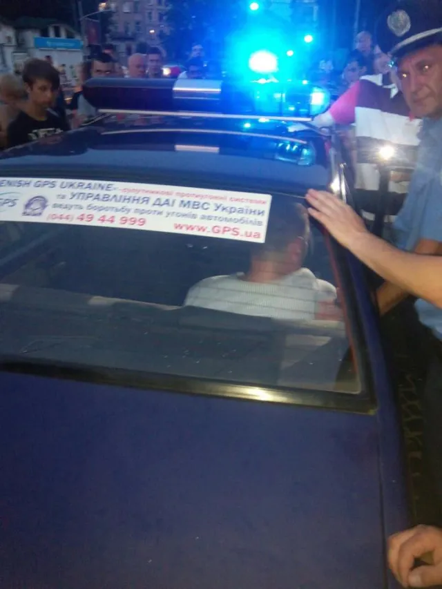 У центрі Львова не дозволили втекти п’яному водію який збив жінку (фото+відео) — фото 2