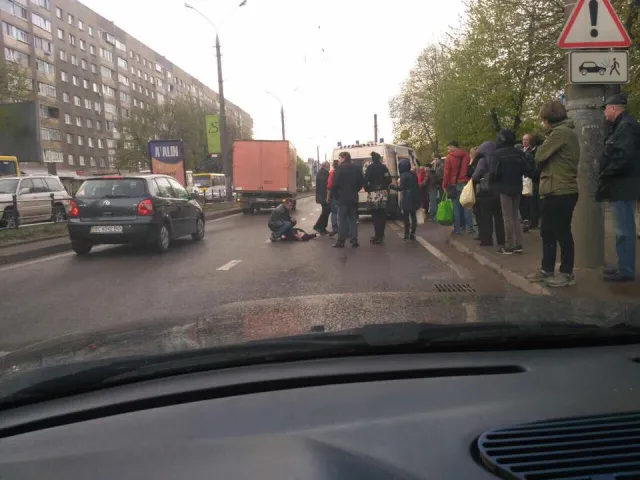 Збитого на дорозі хлопця вдруге переїхала «швидка»! — фото 2